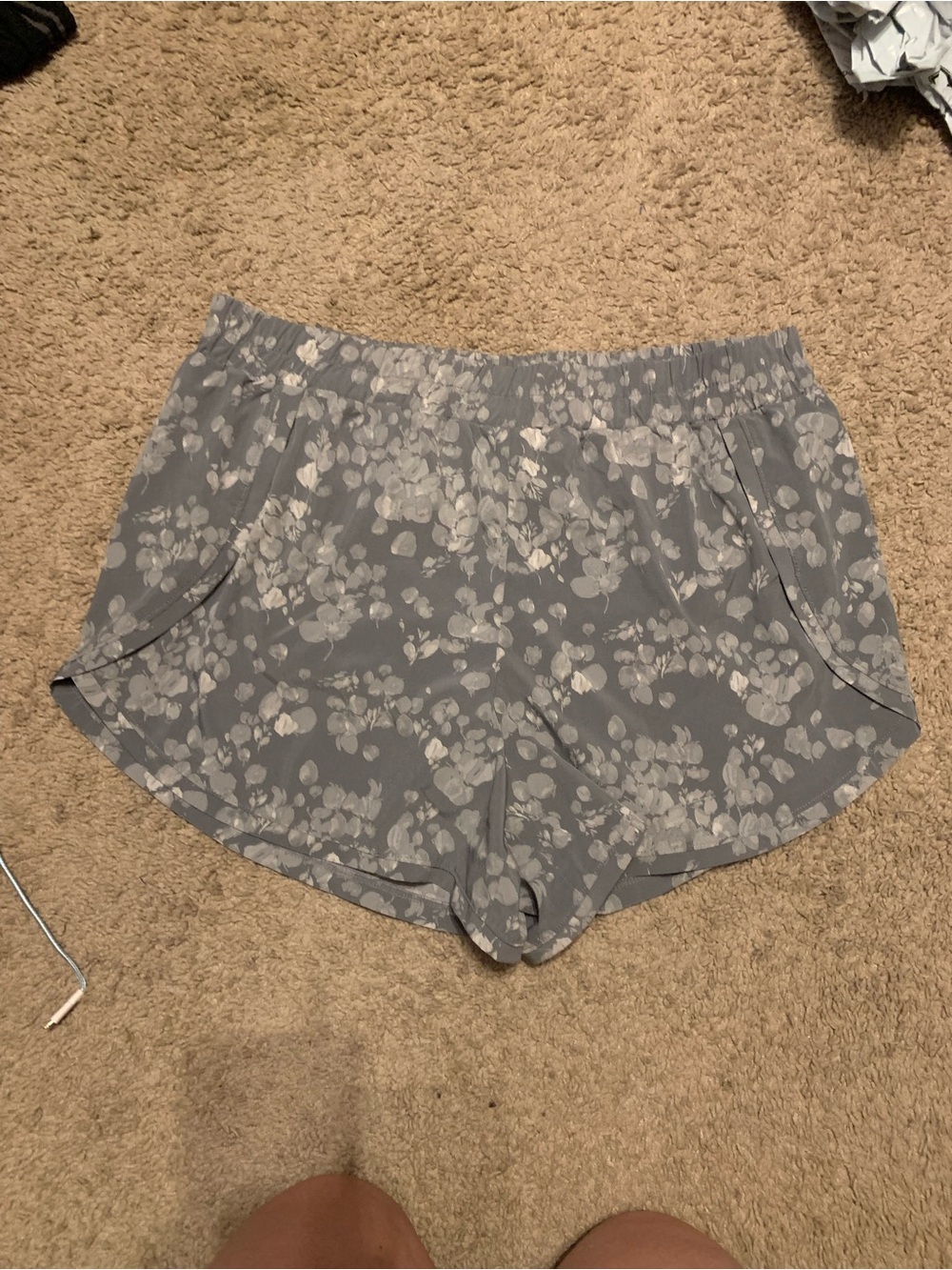 Maurices Women’s Athletic Running Floral Print Shorts In Gray, Size XL, Like New